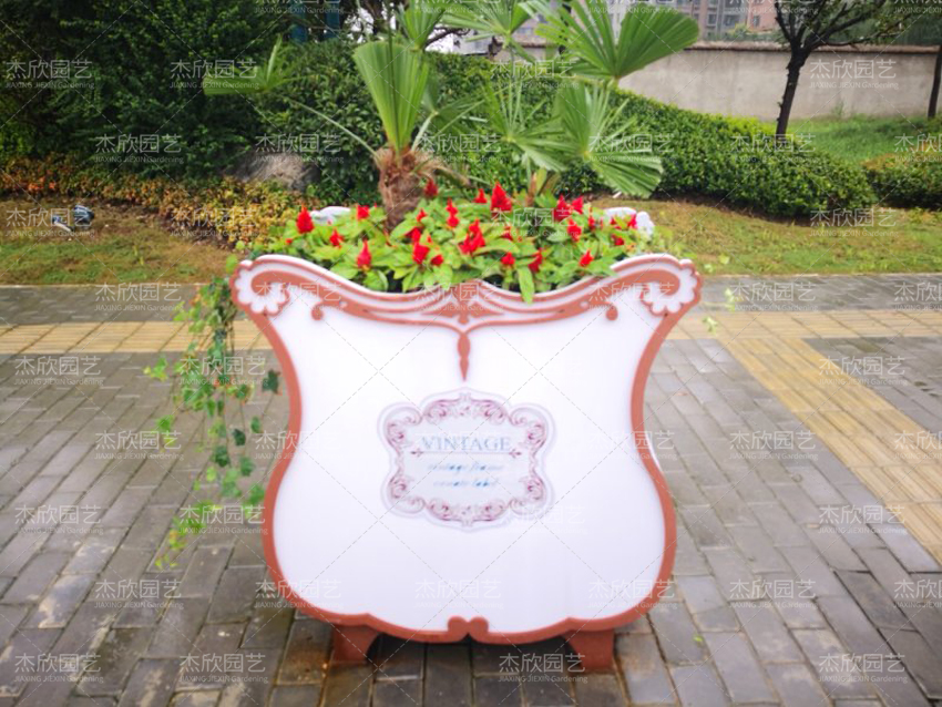 铝合金花箱、PVC花箱孰好孰坏？