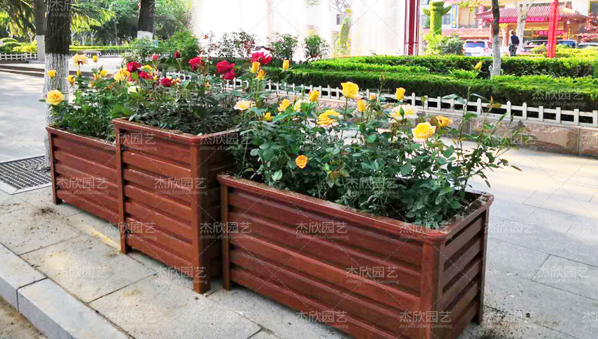 看看PVC花箱好还是铝合金花箱好？