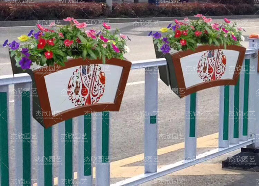 护栏挂式花箱值得选择吗？