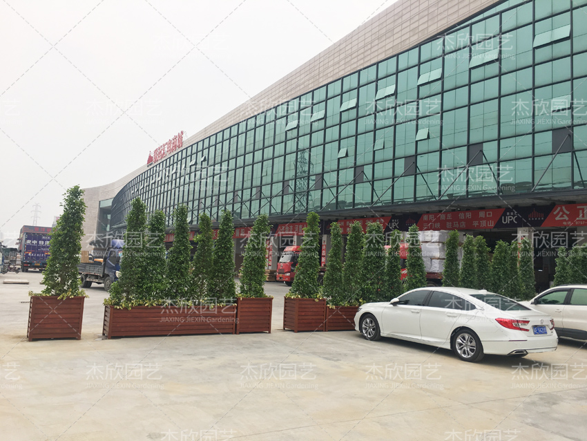 户外花箱有哪些？和防腐木花箱有何区别？