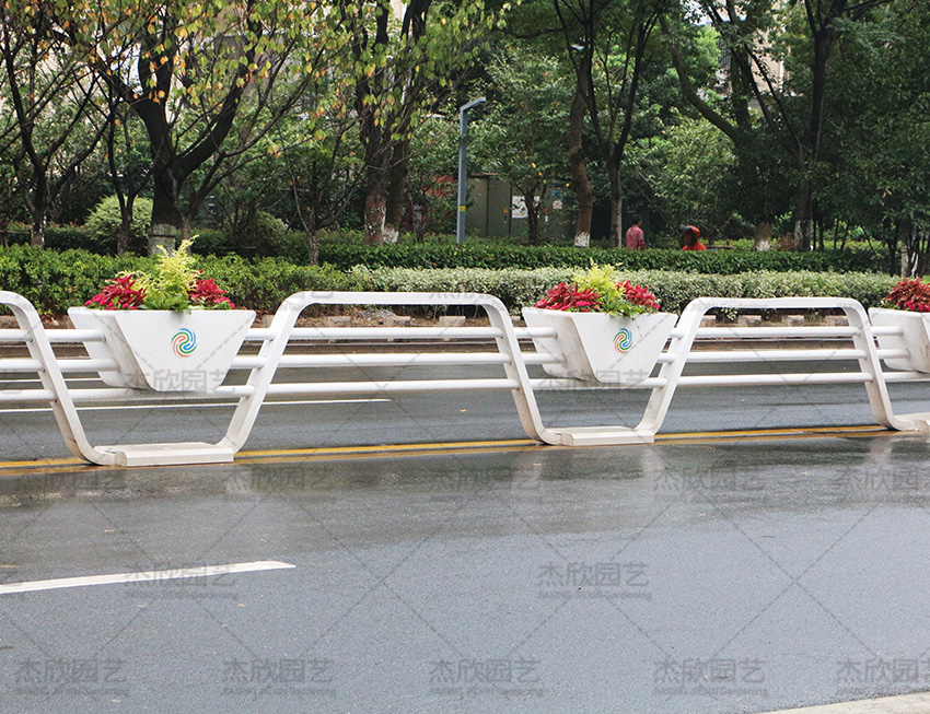 各种花箱道路护栏效果区别？