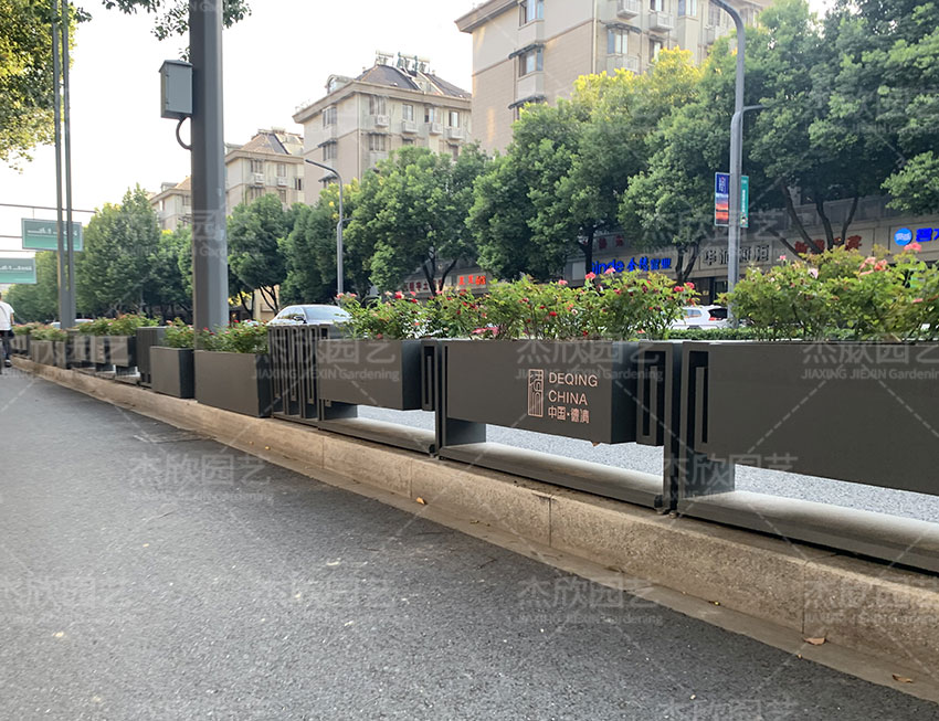 镀锌板花箱在户外使用多久？