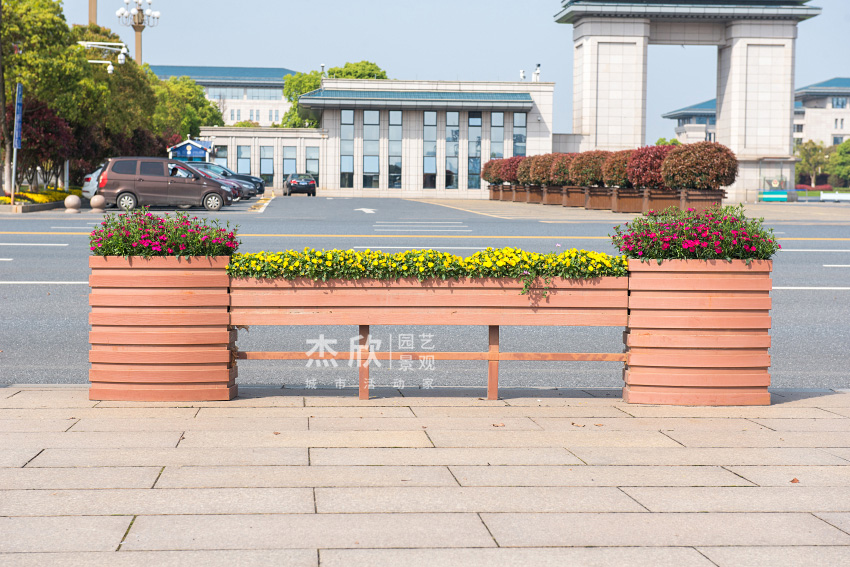 哪些材质的花箱更推荐购买？